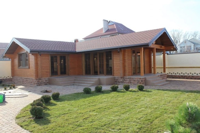 №13 пос. Белозерный, баня из бруса