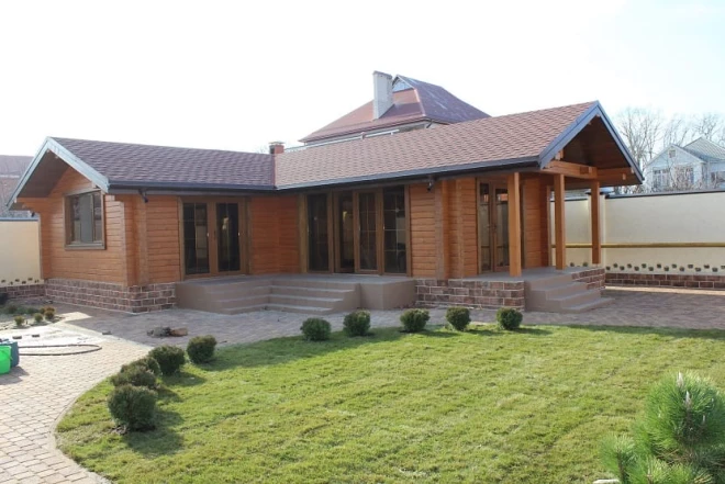 №13 пос. Белозерный, баня из бруса